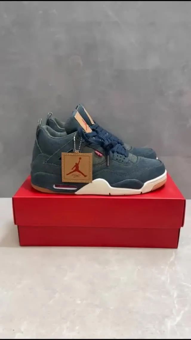 Air Jordan 4 Levi's jeans