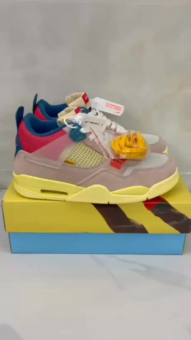 Air Jordan 4 rosa, azul e amarelo
