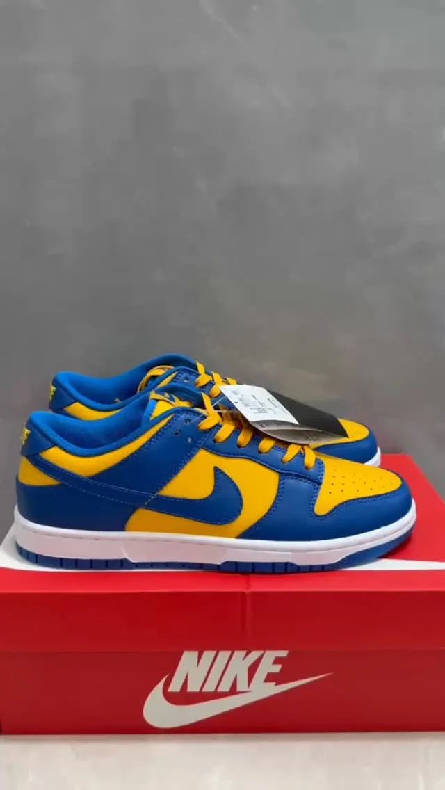Nike Dunk Low azul e amarelo