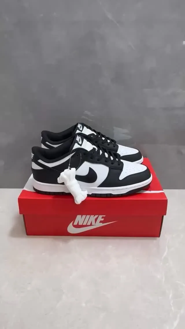 Nike Dunk Low Panda, ângulo 1 de 2