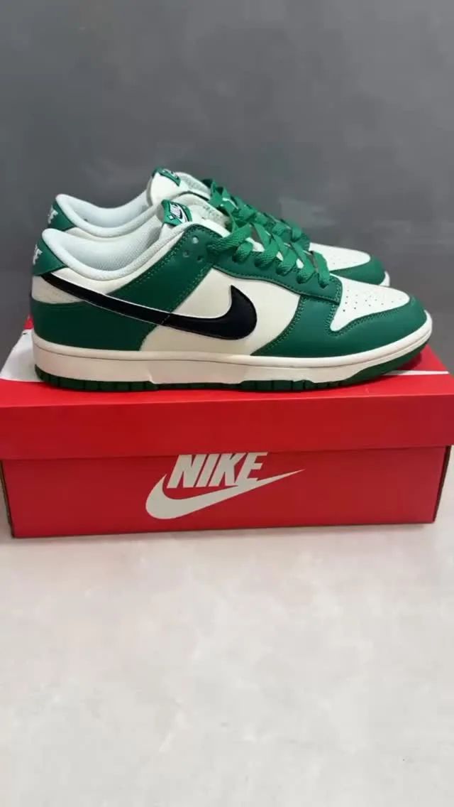 Nike Dunk Low verde e branco